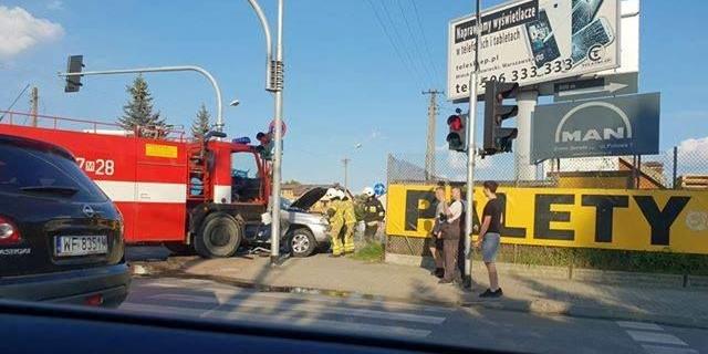 Wypadek z udziałem wozu strażackiego