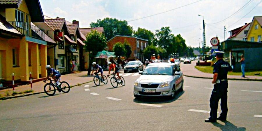 Policjanci na wyścigu