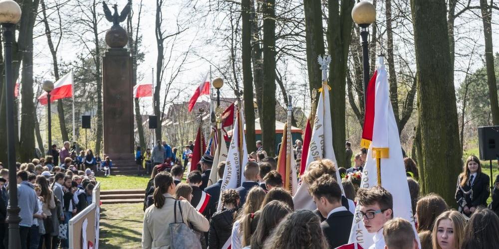 Uroczystości pod pomnikiem w Iganiach