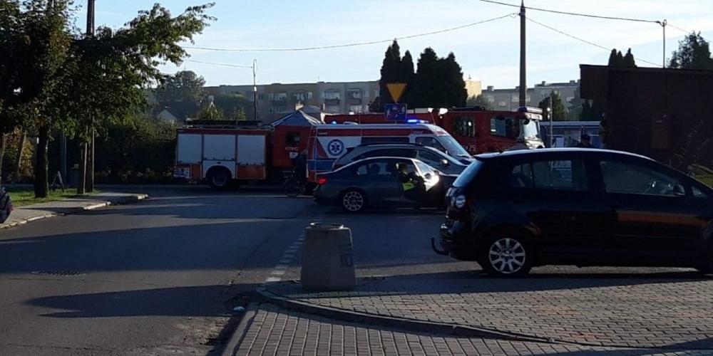 Samochód osobowy zderzył się z autobusem