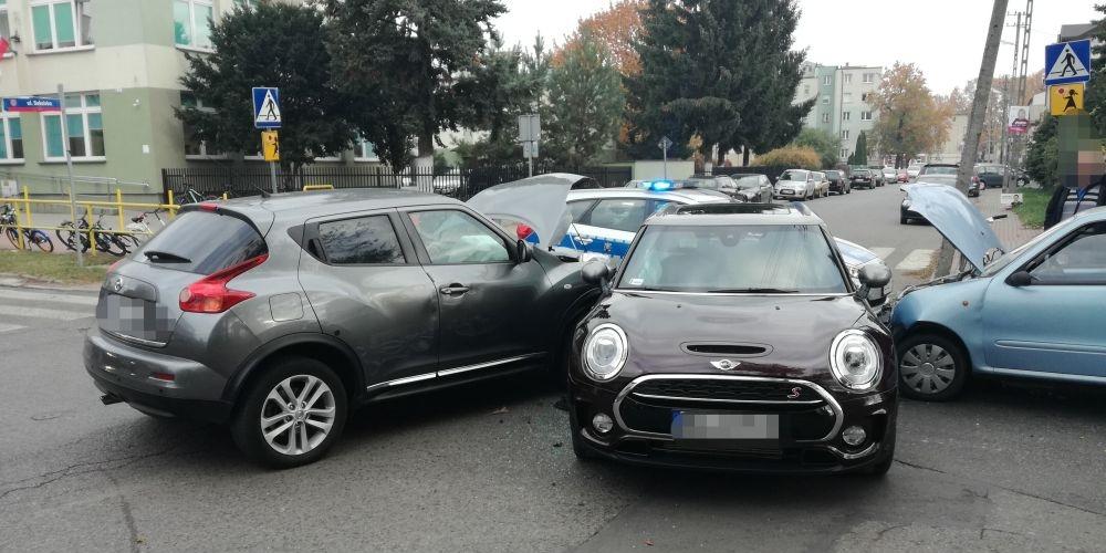 Zderzenie trzech pojazdów w Siedlcach