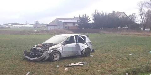 Dachowanie samochodu. Policja apeluje o ostrożność!