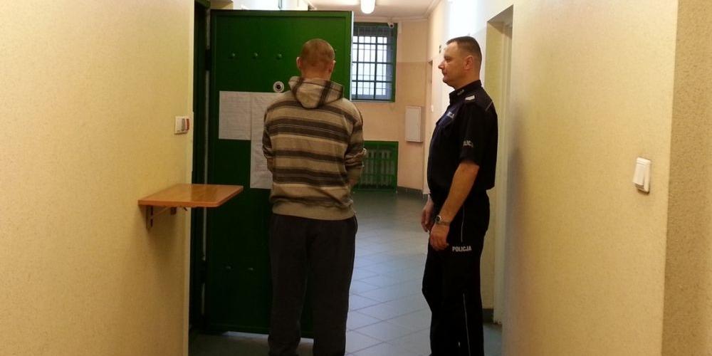 Uciekinier ukrywał się w swoim domu