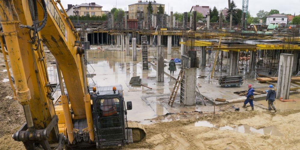 Galeria wychodzi z ziemi