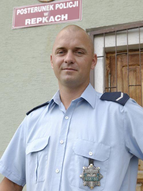 Narażał życie, by ratować człowieka