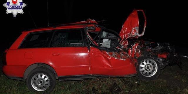 Audi uderzyło w rozrzutnik