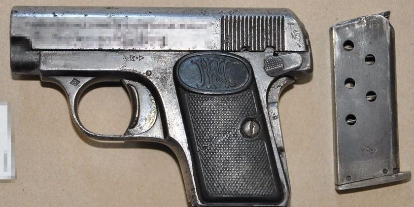 Zatrzymano 62-latka z gminy Krzywda. Miał przy sobie pistolet i dubeltówkę