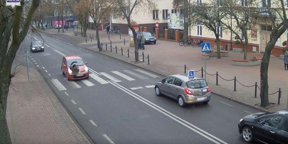 Potrącenie na przejściu dla pieszych. Jest nagranie z monitoringu