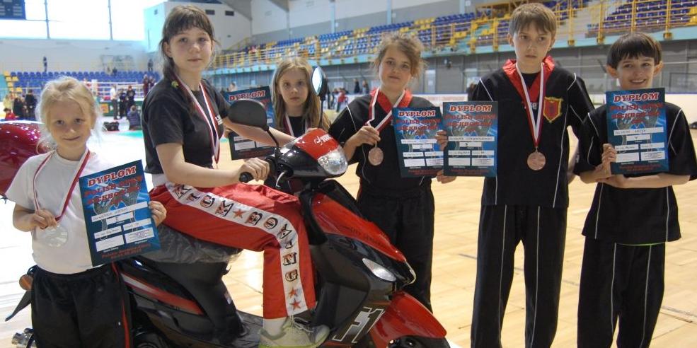 Z Pucharu Polski ze skuterem  i ośmioma medalami