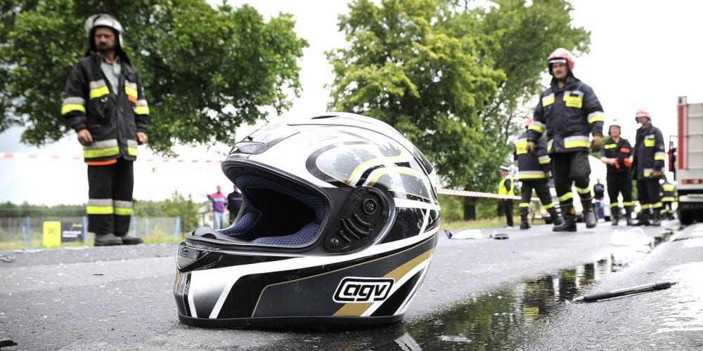 Motocykliści i drogowi trolle