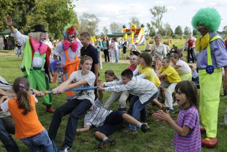 Szpitalny,  rodzinny piknik (wideo)