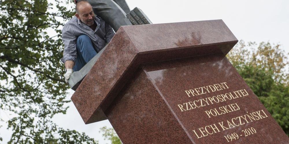 Chronić pomnik czy dzieci?