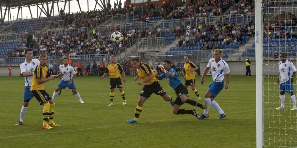 Pogoń wygrała z Limanovią 3:0 - galeria