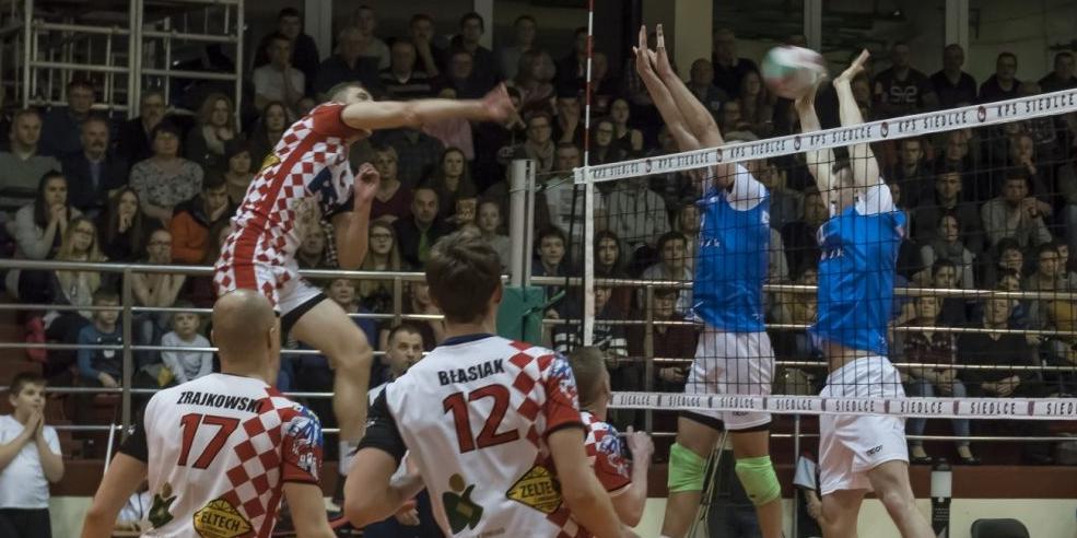 Trybuna pękała w szwach