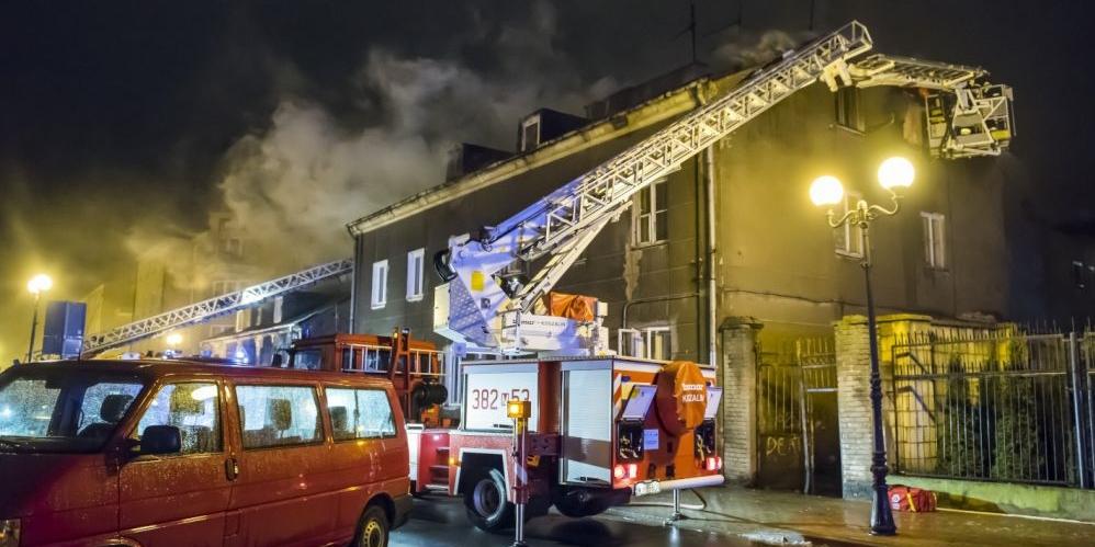 Pożar kamienicy na ulicy Browarnej - ewakuacja ludzi (foto, film)