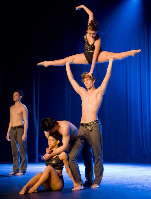 DELTA 12 - nowy spektakl Teatru Tańca Caro Dance