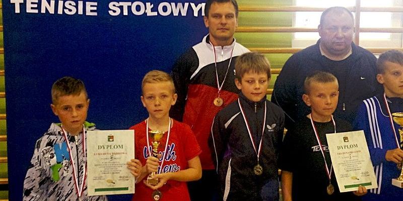 Utytułowani pingpongiści z Krzywdy