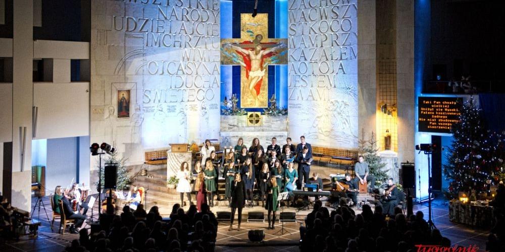 Kolędy i pastorałki w wykonaniu scholi KSM