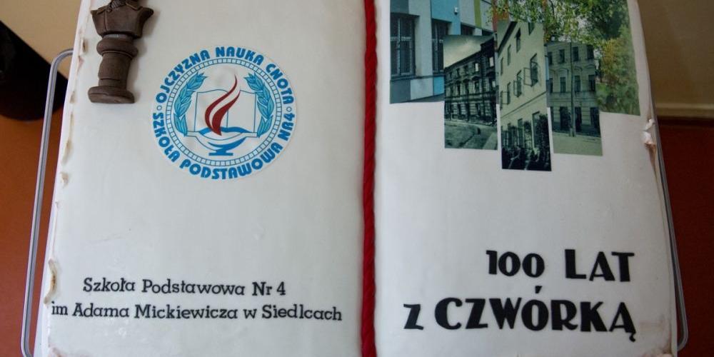 100 lat z Czwórką