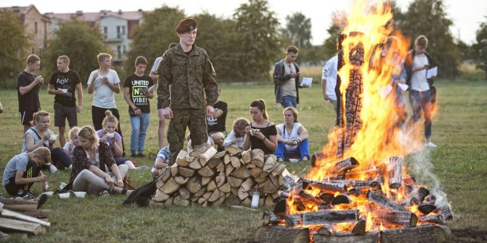 Patriotycznie przy ognisku