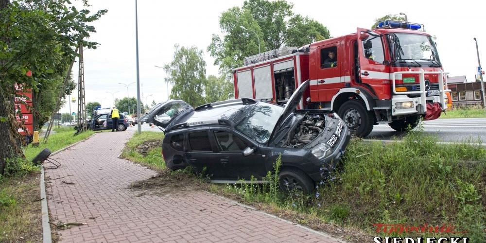 Uderzył w słup energetyczny