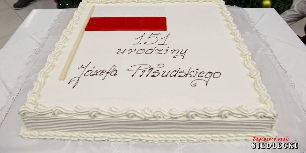 Był tort i kwiaty