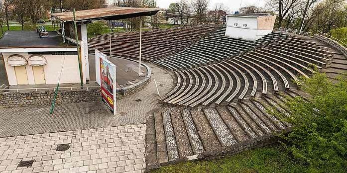 Trzeba budować od podstaw
