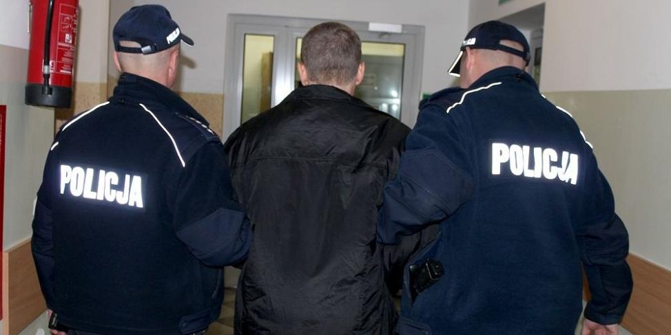 Kosowianin chciał podpalić swój dom