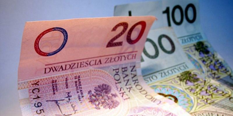 Premier przyznał stypendia