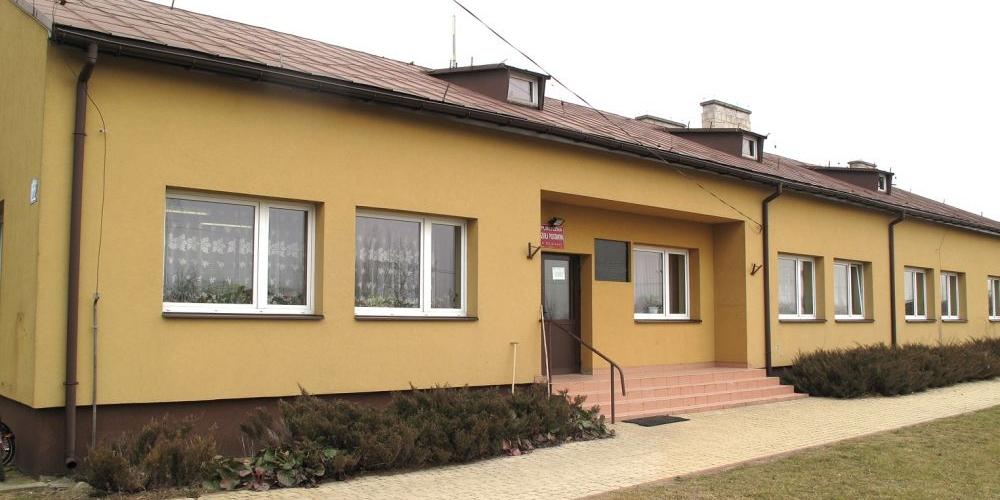 Zamknięcie szkoły w rękach poczty
