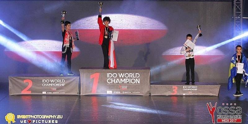 Caro Dance na podium