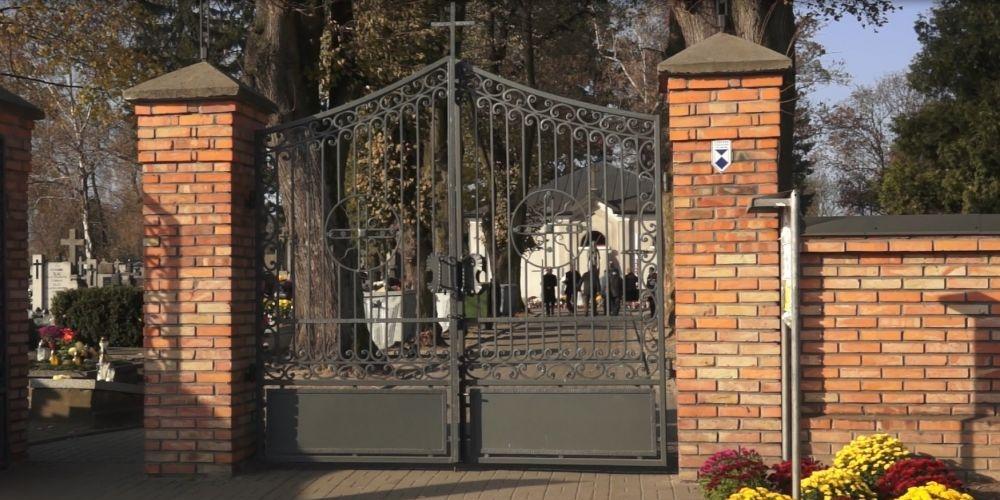 Jak dojechać na cmentarze?