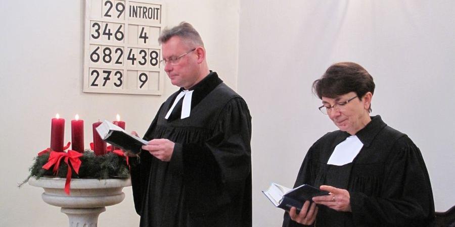 Proboszcz, diakon i diakonisa