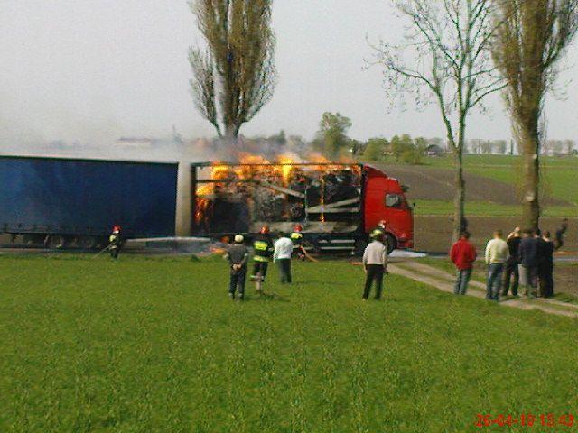 Tir w ogniu (zdjęcia)