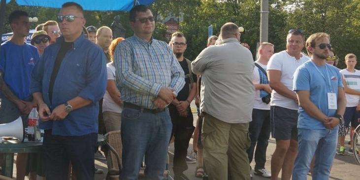 Pisze, że jest bardzo ciężko...