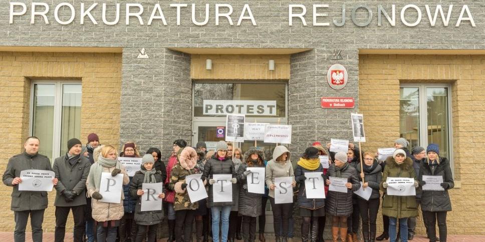 Protest pracowników administracyjnych prokuratury