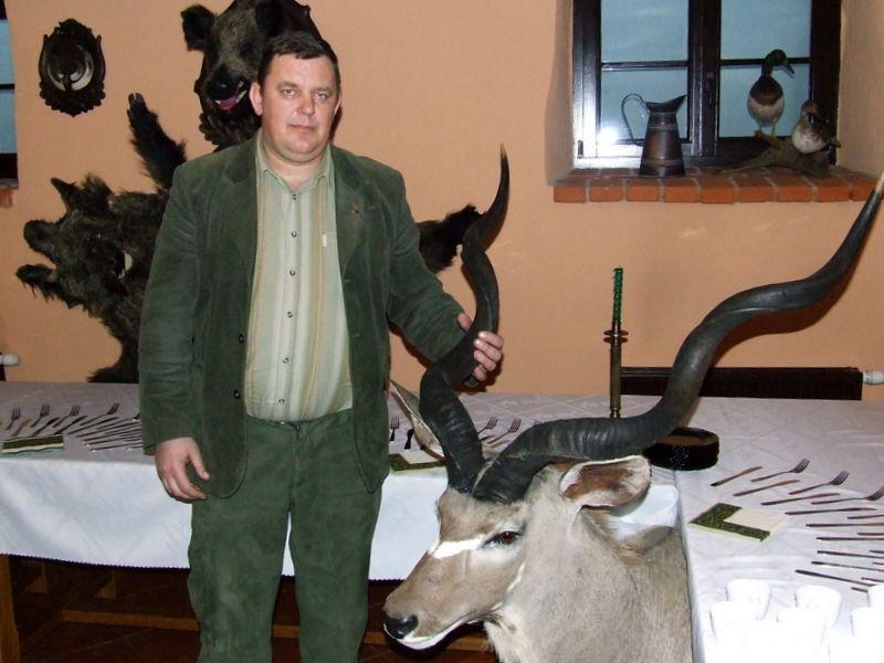 Myśliwi w pałacu