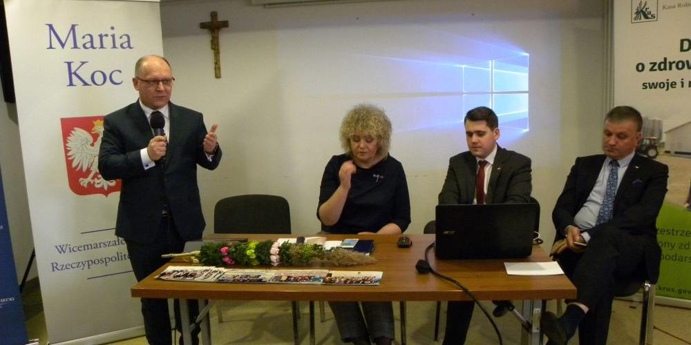 Wojewoda spotkał się z sołtysami i strażakami