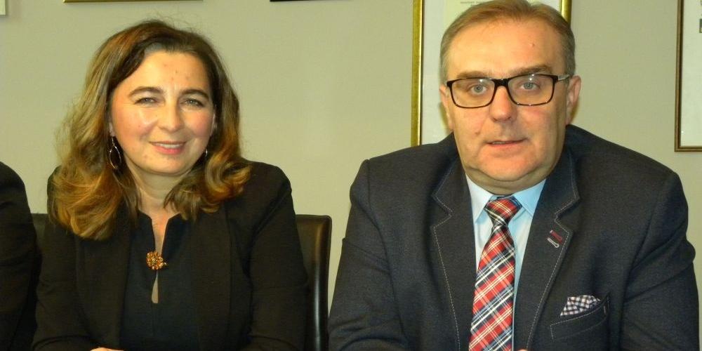Jeśli Paczóska burmistrzem, Redosz jej zastępcą