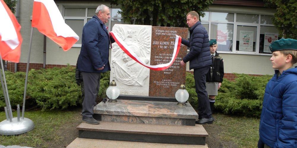 Święto Niepodległości z nowym pomnikiem Marszałka