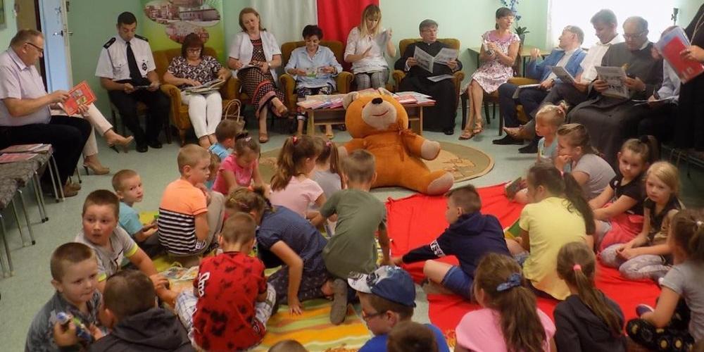 Czytanie łączy – Cała Polska Czyta Dzieciom – Grębków też czyta