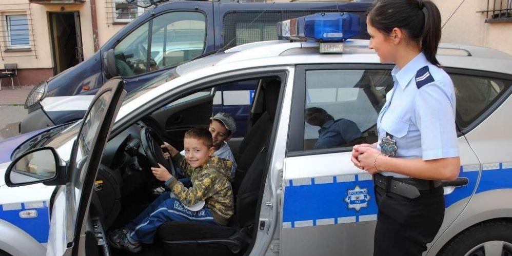 Przedszkolaki w komendzie