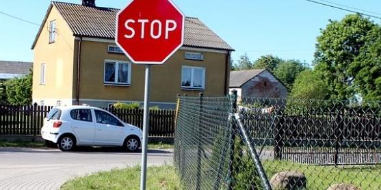 Nie zatrzymał się przed znakiem STOP