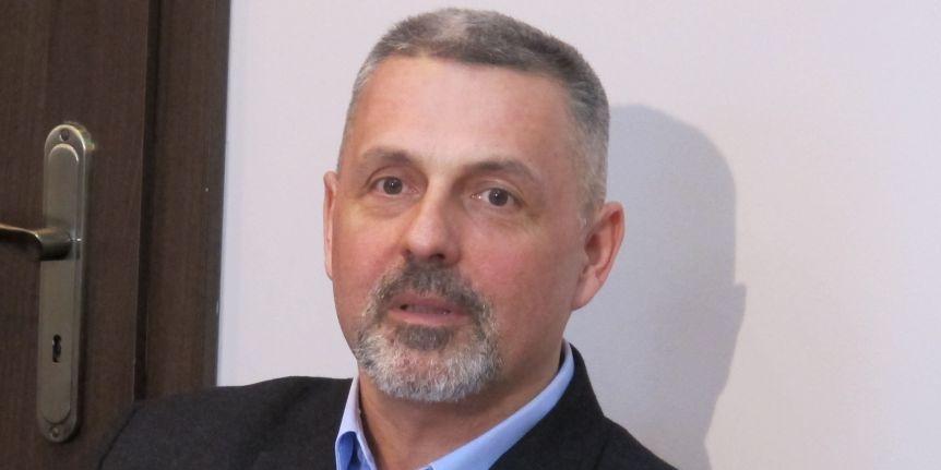 Dyrektor rozpoczyna dziś w sądzie walkę o dobre imię