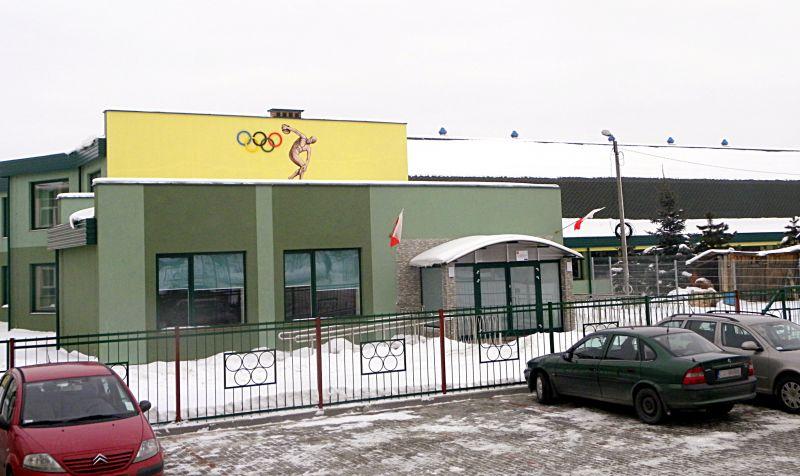 Patron, sztandar i hala sportowa