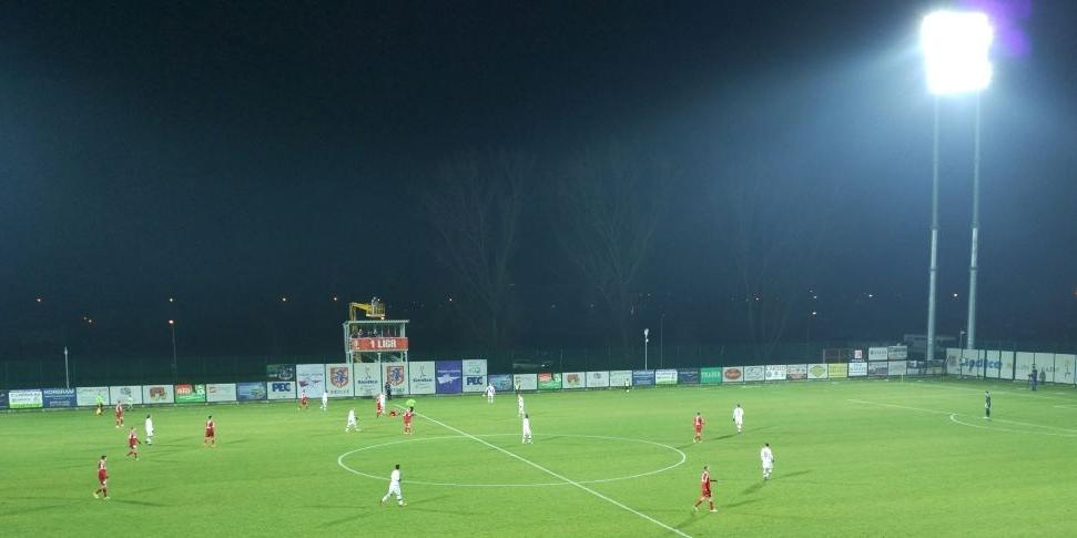 Uszkodzone oświetlenie Stadionu Miejskiego w Siedlcach