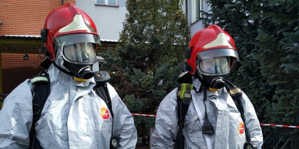 Żrąca substancja chemiczna na UPH - ćwiczenia strażaków