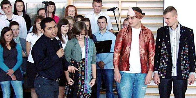 Uczniowie „Świętochowskiego” poznają świat