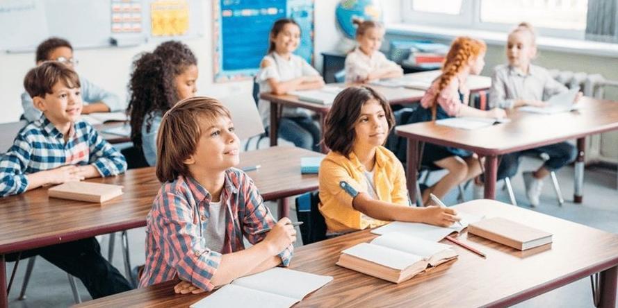 Ogrzewanie szkół i uczelni – jak osiągnąć komfort cieplny i zredukować koszty