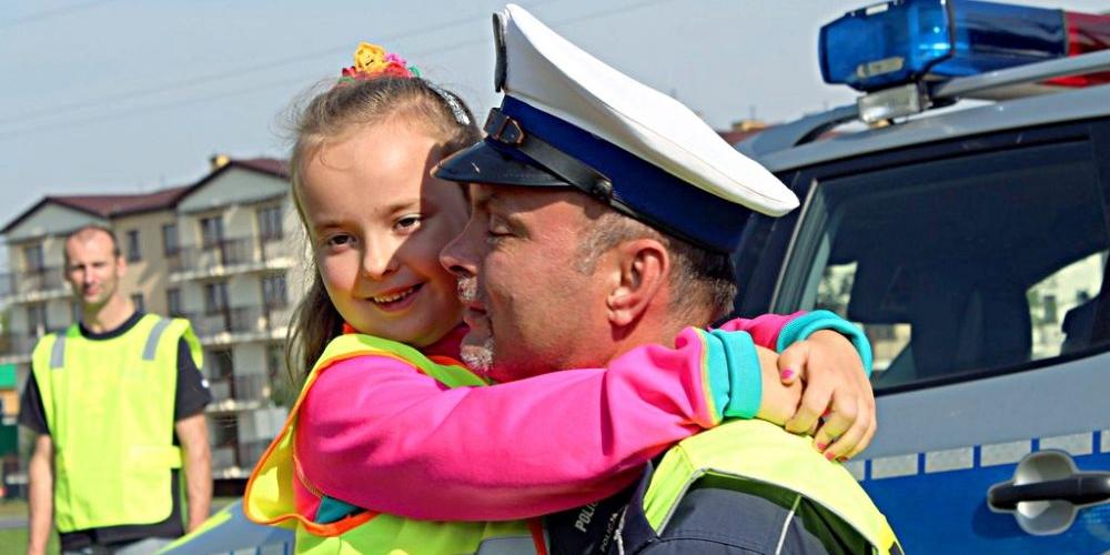 Policjanci z przedszkolakami (foto)